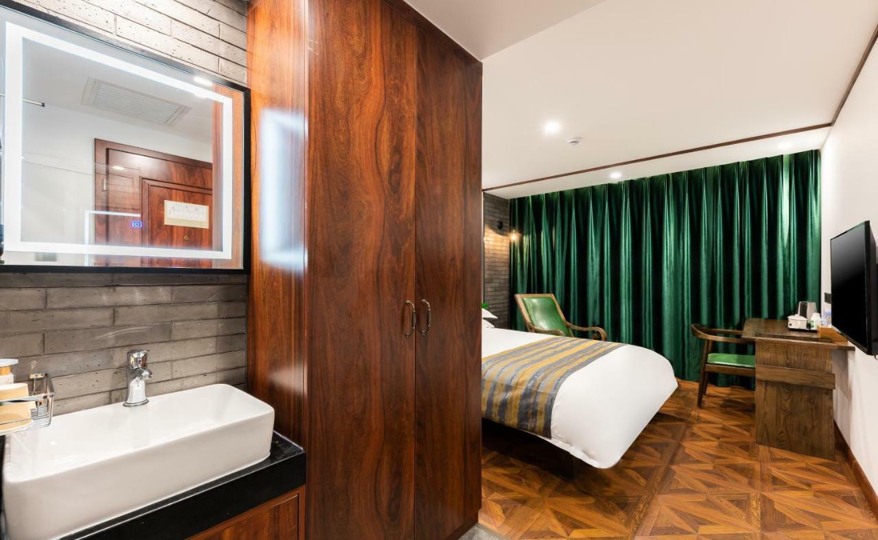 Nostalgia Hotel Near Prince Gong'S Mansion- Beihai Park, Tian'Anmen Square, Nanluoguxiang Hutong, Huguosi Hutong Snack Street, 5 Minutes Walk Away From Ping'Anli Subway Station, Free Ice Cream And Laundry Service,English Communication Well Πεκίνο Εξωτερικό φωτογραφία